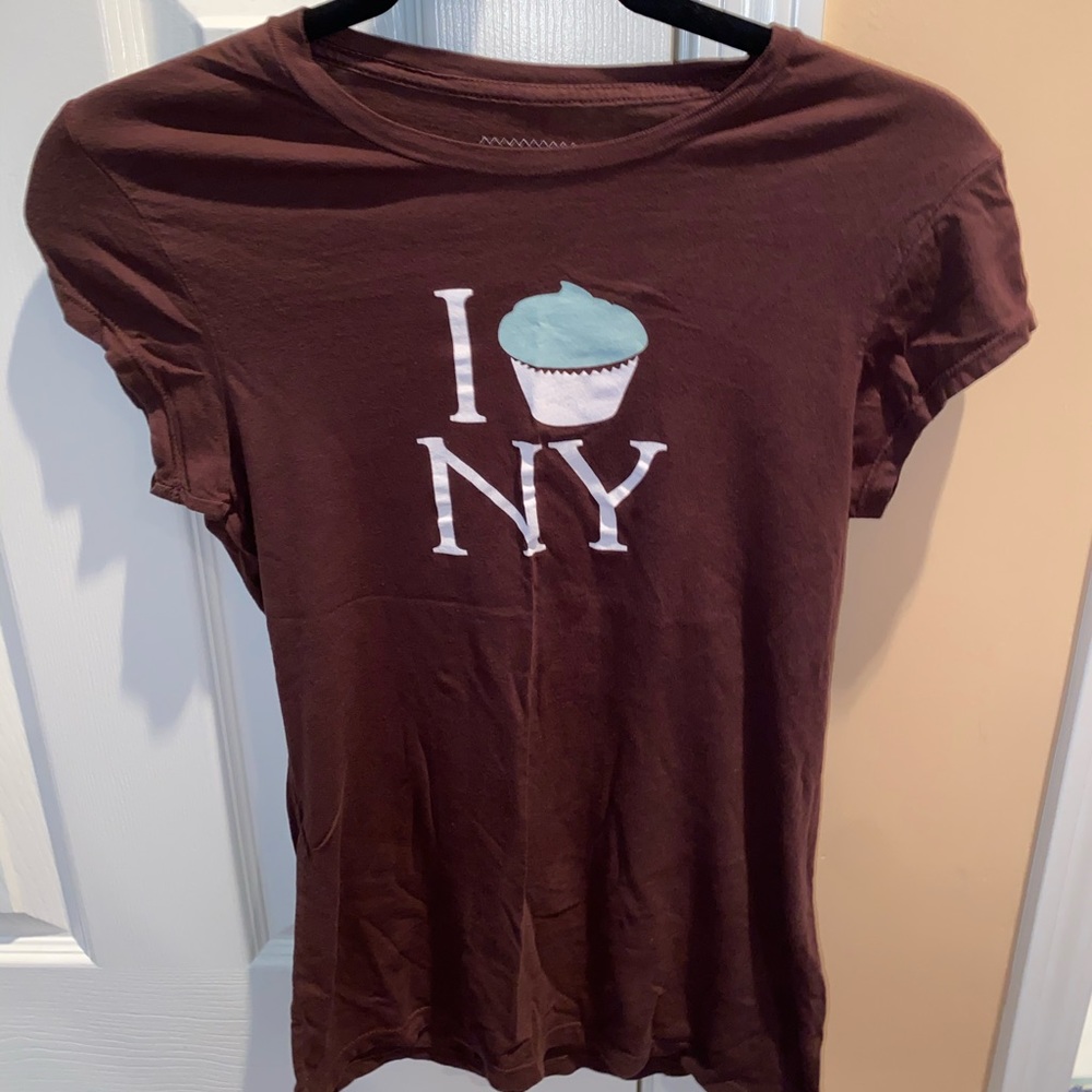 Magnolia Bakery tee! 🧁